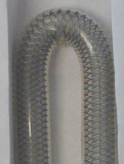 L-R: other nitinol stents can kink; Supera™ Stent has great flexibility